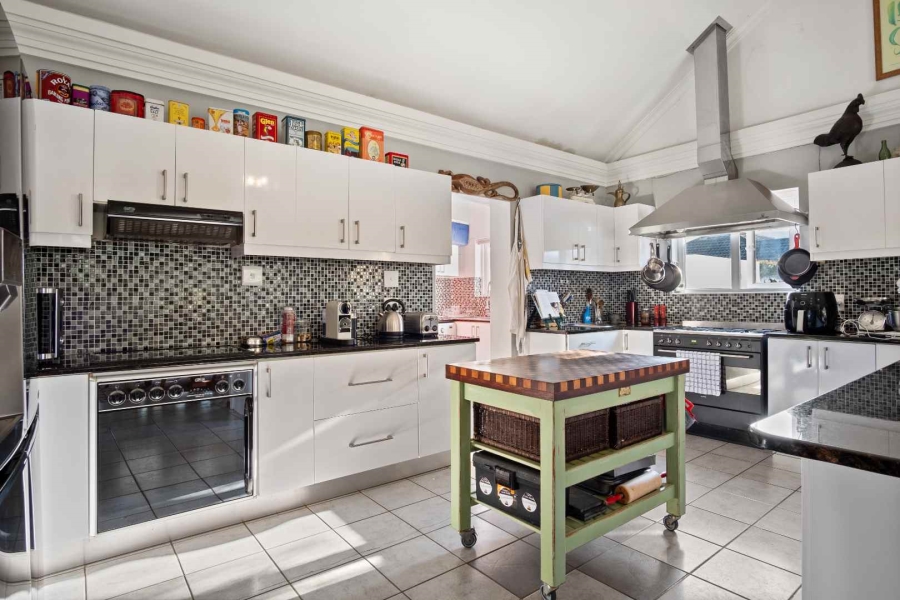 4 Bedroom Property for Sale in Oakhurst Estate Western Cape